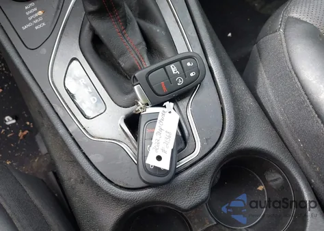 2022 Jeep Cherokee Trailhawk 4X4 из США, поврежденный, VIN 1C4PJMBX2ND522285